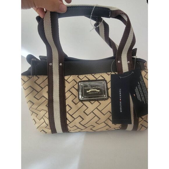 Vintage y2k nwt Tommy Hilfiger purse - Picture 1 of 6